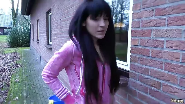 Adolescente chloe obtiene buen fake store xxx anal