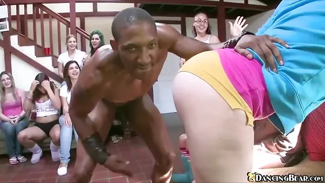 ojos cerrados, muslos abiertos jengibre fakeshooting porn lynn